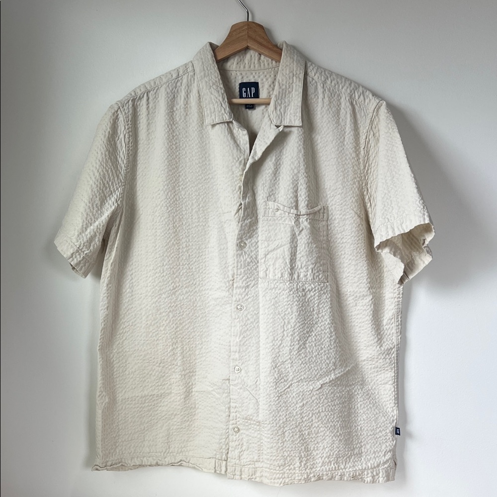 GAP Cream Short-Sleeve Seersucker Button-Down Shirt